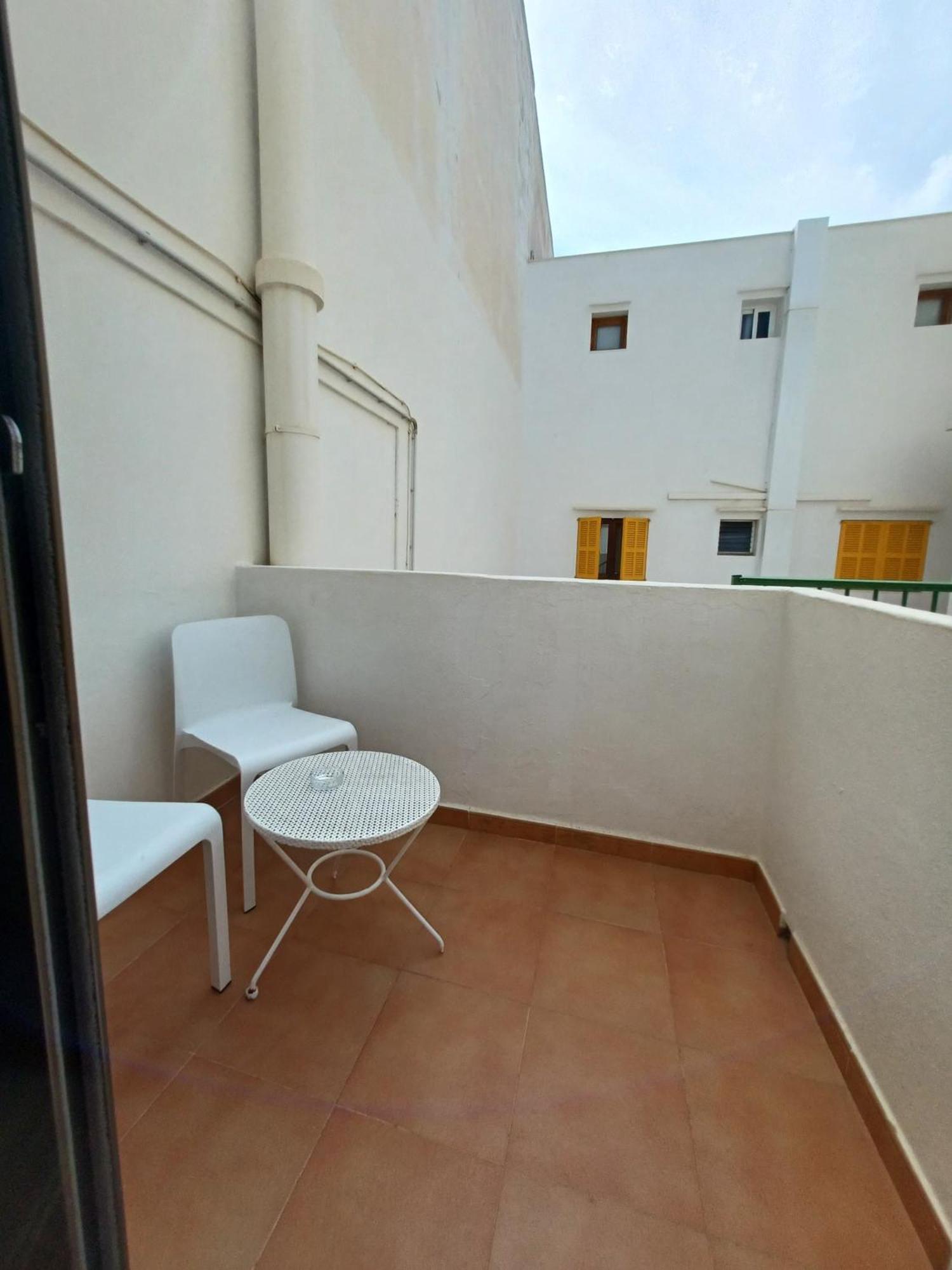 Hostal Cala Ratjada Exterior photo